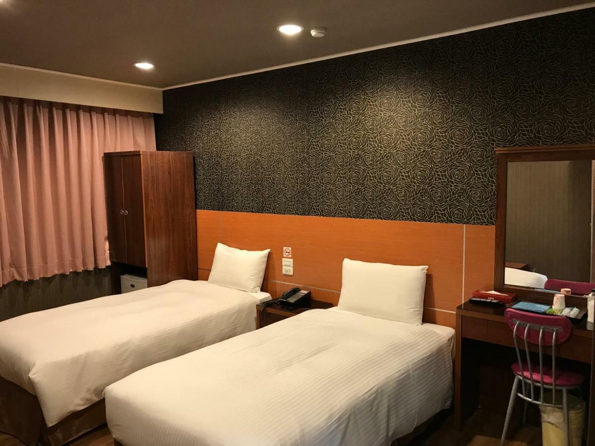 Long Siang Hotel Kaohsiung Luaran gambar
